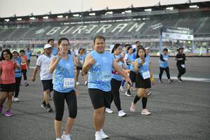 BIB: 
                            <button type="button" onclick="openModal(10466198)" class="btn btn-primary btn-sm float-right btn-popup" data-toggle="modal" data-target=".modal-high-quality">
                        <i class="fas fa-shopping-cart"></i> Add to Cart
                    </button>
                                            <button type="button" onclick="isThisMe(10466198, true)" class="btn btn-success btn-sm float-right btn-popup btn-isme hidden" data-toggle="tooltip" data-placement="bottom" title="นี่คือรูปของคุณใช่ไหม คลิกที่นี่เพื่อเอาเข้าอัลบั้ม">
                        <i class="fas fa-plus"></i> Add to album
                    </button>
                    <button type="button" onclick="isThisMe(10466198, false)" class="btn btn-warning btn-sm float-right btn-popup btn-isnotme hidden">
                        <i class="fas fa-ban"></i> Remove from album
                    </button>